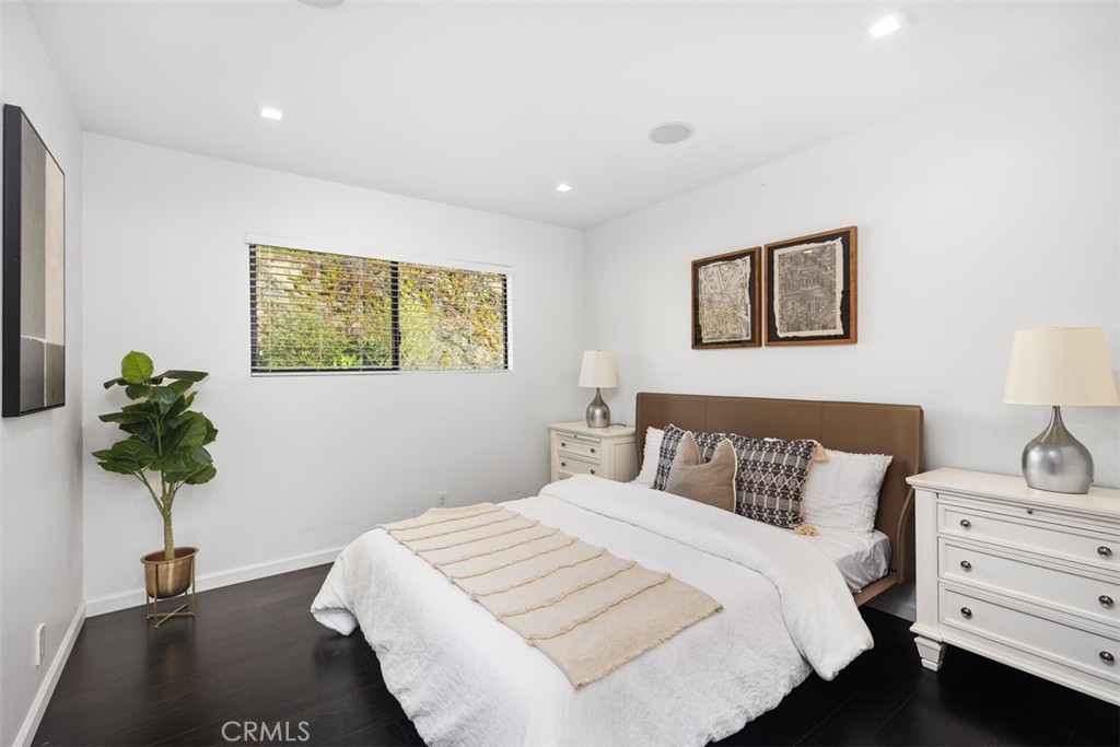 MLS #OC25248941 image #21