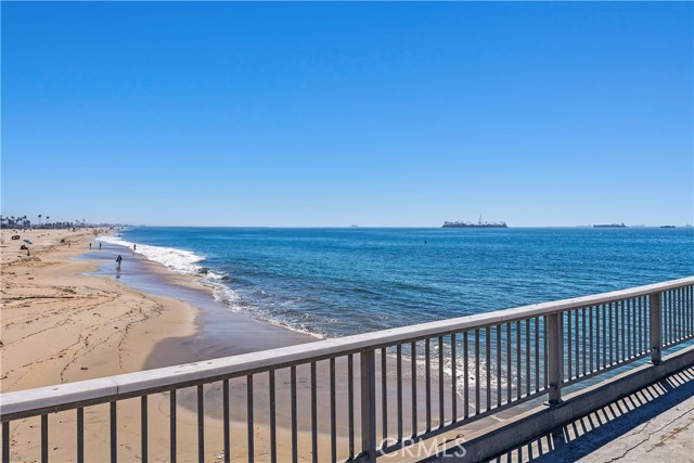 Detail Gallery Image 32 of 33 For 2820 E Colorado St, Long Beach,  CA 90814 - 2 Beds | 1 Baths