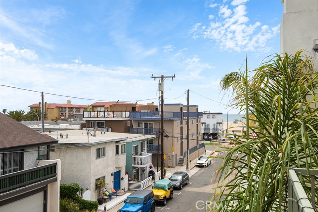 141 Lyndon Street, Hermosa Beach, California 90254, 3 Bedrooms Bedrooms, ,2 BathroomsBathrooms,Residential,Sold,Lyndon Street,SB22128851