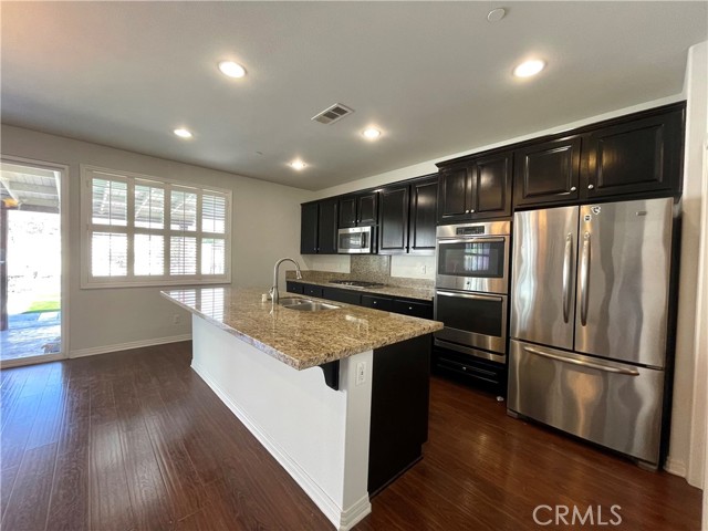 11407 Autumn Sage Avenue, Jurupa Valley CA: https://media.crmls.org/medias/82b8e85b-30c5-453f-9c9a-2c21e1f586a8.jpg