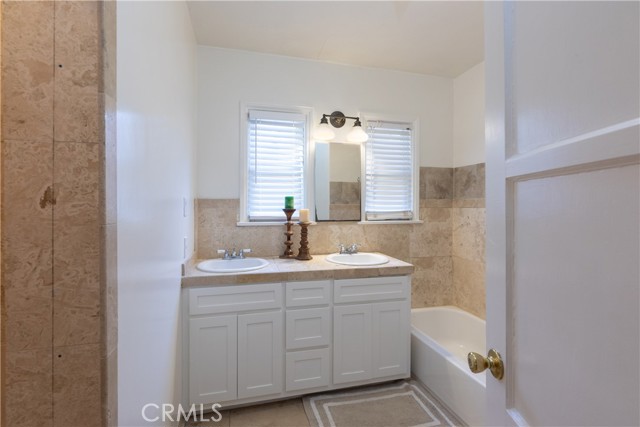 3766 Rose Avenue, Long Beach CA: https://media.crmls.org/medias/82b98ba7-7442-462a-92ee-89f8896ff91b.jpg