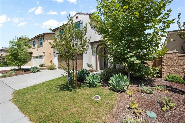 Detail Gallery Image 3 of 50 For 2335 Powell Dr, Rialto,  CA 92377 - 3 Beds | 2/1 Baths