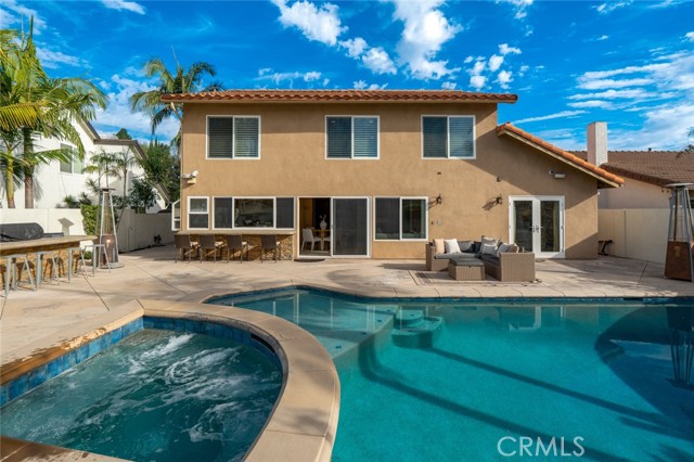 Detail Gallery Image 4 of 53 For 969 Azalea Dr, Costa Mesa,  CA 92626 - 5 Beds | 3 Baths