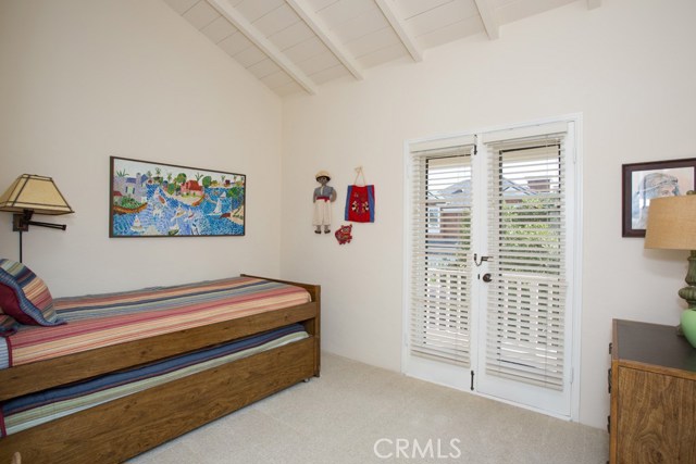 Detail Gallery Image 11 of 17 For 61 Beacon Bay, Newport Beach,  CA 92660 - 4 Beds | 2 Baths