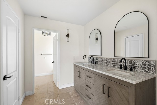 Detail Gallery Image 21 of 43 For 4404 San Blas, Woodland Hills,  CA 91364 - 3 Beds | 2/1 Baths