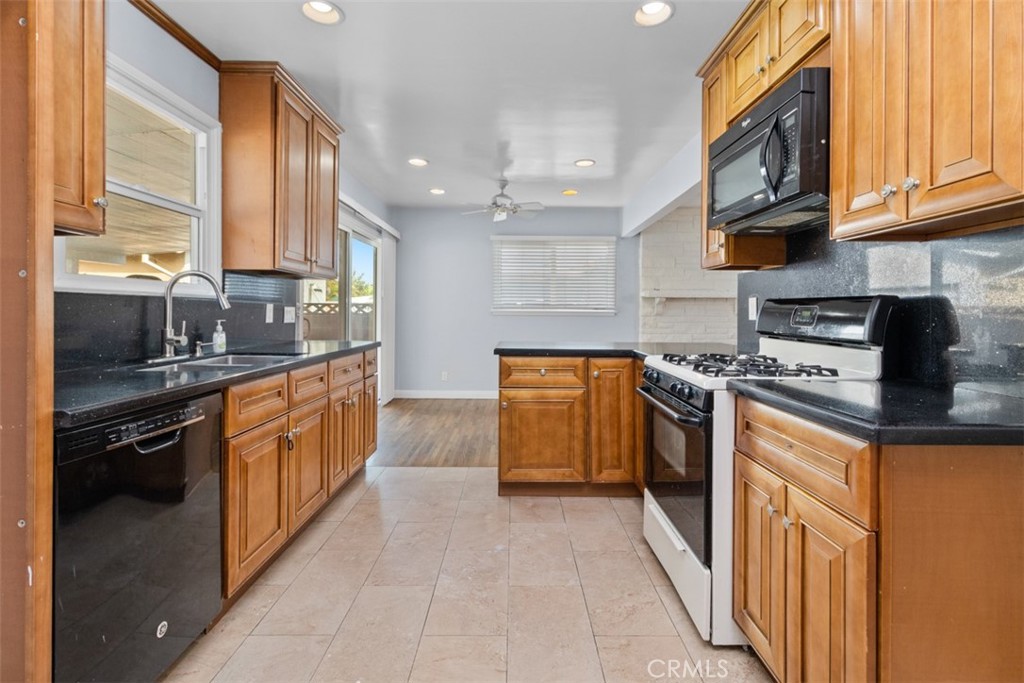 3157 W Lindacita Lane