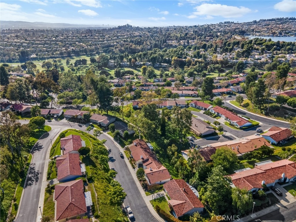 https://media.crmls.org/medias/82bc38b0-3d4a-4028-b14e-e881d12a3252.jpg?preset=X-Large