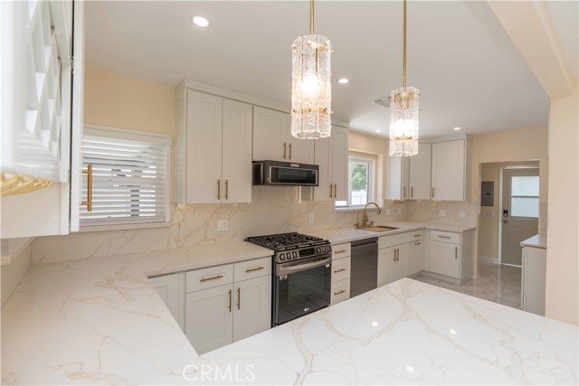 Detail Gallery Image 16 of 44 For 536 Myrtle St, Glendale,  CA 91203 - 2 Beds | 2 Baths