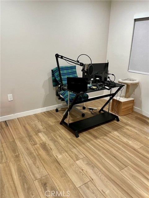 8006 Bleriot Avenue, Los Angeles CA: https://media.crmls.org/medias/82bd0b74-db4b-4e06-b0b9-d7c47d520928.jpg