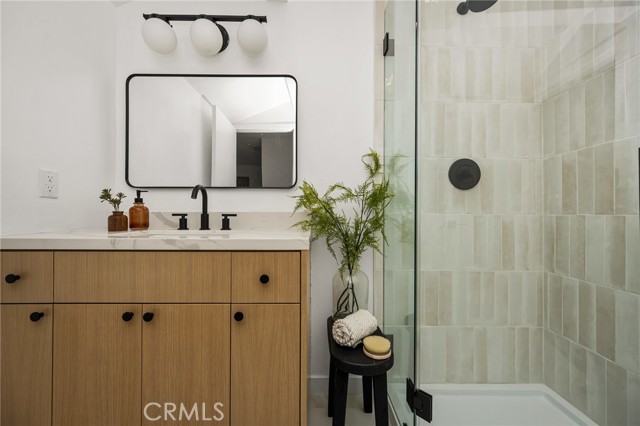 17216 Lorne Street, Van Nuys CA: https://media.crmls.org/medias/82bd1ecc-f6ec-4121-8845-c5f965effcb8.jpg