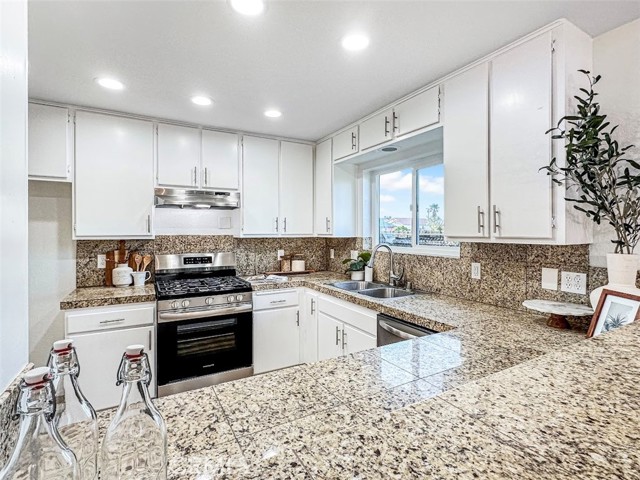 Detail Gallery Image 5 of 23 For 9487 Calle Del Diablo, Desert Hot Springs,  CA 92240 - 3 Beds | 2 Baths