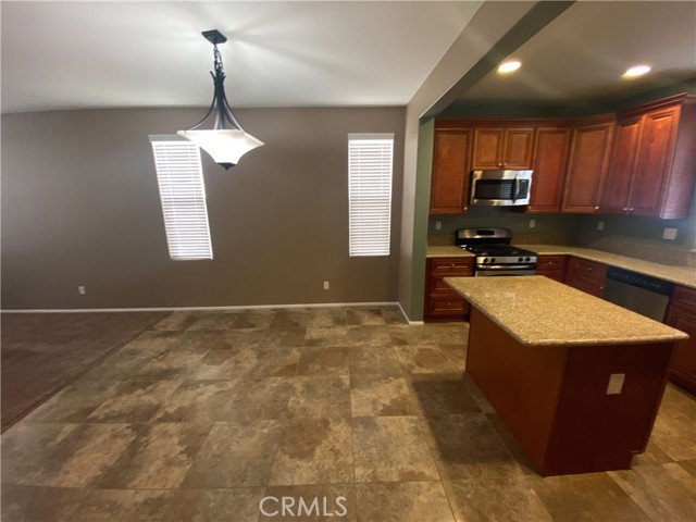 31925 Red Pine Way, Temecula CA: https://media.crmls.org/medias/82bdc065-19da-4c68-8370-d3d074f16dbc.jpg