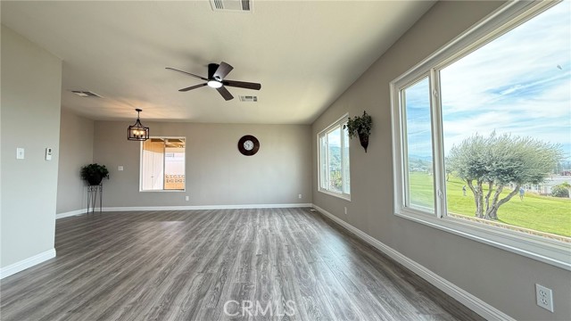 10079 Chisholm Trail, Cherry Valley CA: https://media.crmls.org/medias/82be3df0-2be4-493f-bfcf-303dec0ac74b.jpg