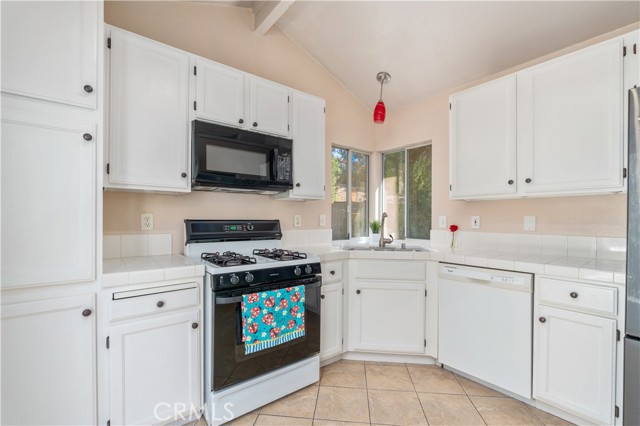 Detail Gallery Image 14 of 40 For 41985 Kaffirboom Ct, Temecula,  CA 92591 - 3 Beds | 2 Baths