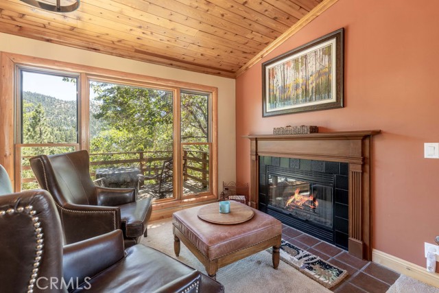 190 Yosemite Drive, Big Bear City CA: https://media.crmls.org/medias/82beed76-2a64-480f-b843-8a33c90a89b6.jpg