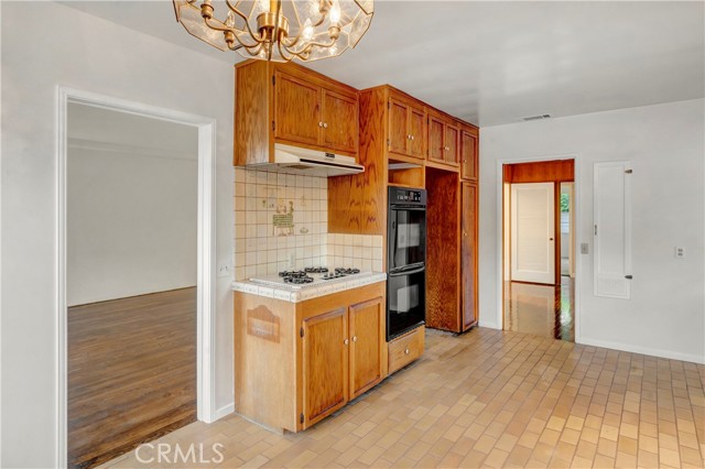 606 N Ohio Street, Anaheim CA: https://media.crmls.org/medias/82bf0616-3579-446e-95d9-9d4e44057196.jpg