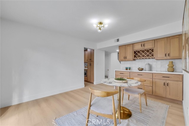 Image 15 of 45 For 2902 Winfield