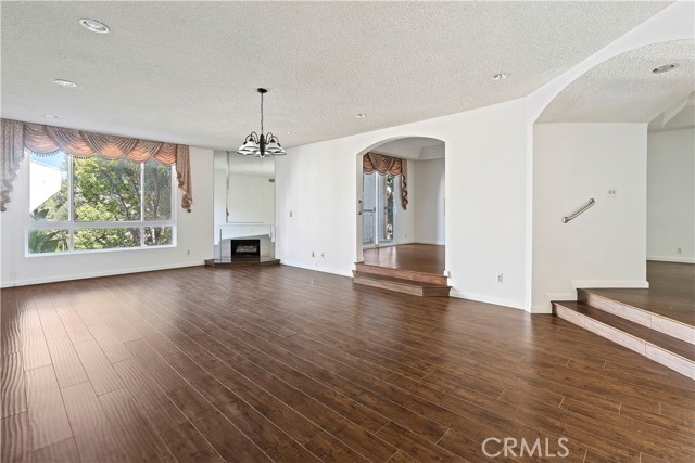 5333 Zelzah Avenue, Encino CA: https://media.crmls.org/medias/82bfe5c1-a5c9-4a78-b257-06e8b95e8dda.jpg