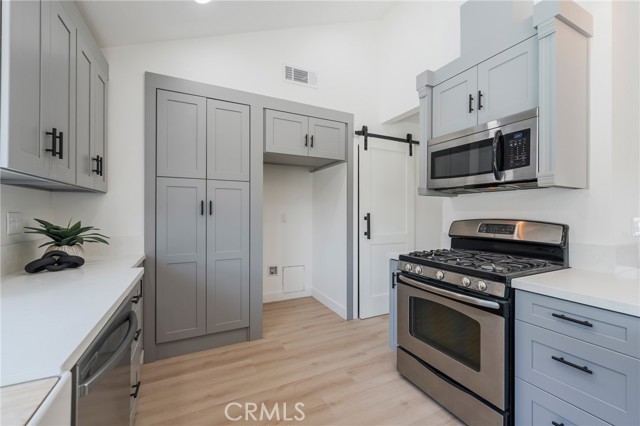 Detail Gallery Image 13 of 50 For 9821 Kite Dr, Huntington Beach,  CA 92646 - 3 Beds | 2 Baths