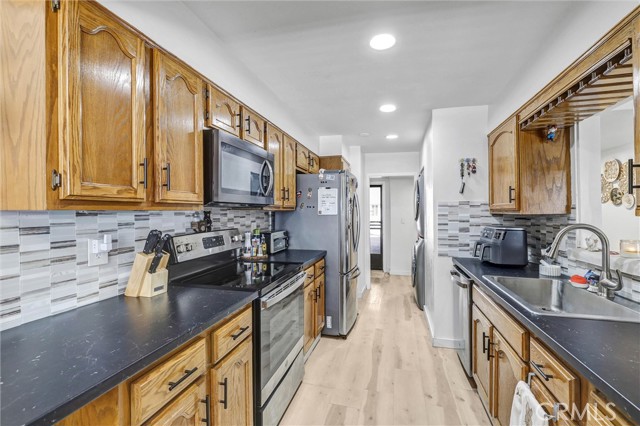 12400 Montecito Road, Seal Beach CA: https://media.crmls.org/medias/82c010b8-56ba-47e0-bda8-8253eb95cd7f.jpg