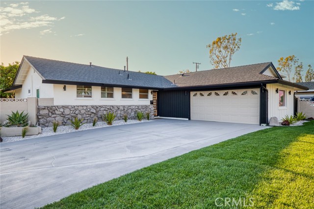 Detail Gallery Image 3 of 42 For 15361 Pickford St, Westminster,  CA 92683 - 3 Beds | 3 Baths