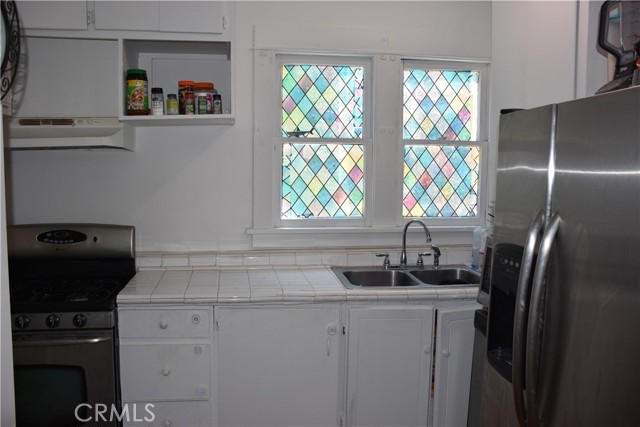 5318 Irvington Place, Los Angeles CA: https://media.crmls.org/medias/82c03e4d-24cc-40e6-9601-13982cc2f7f0.jpg
