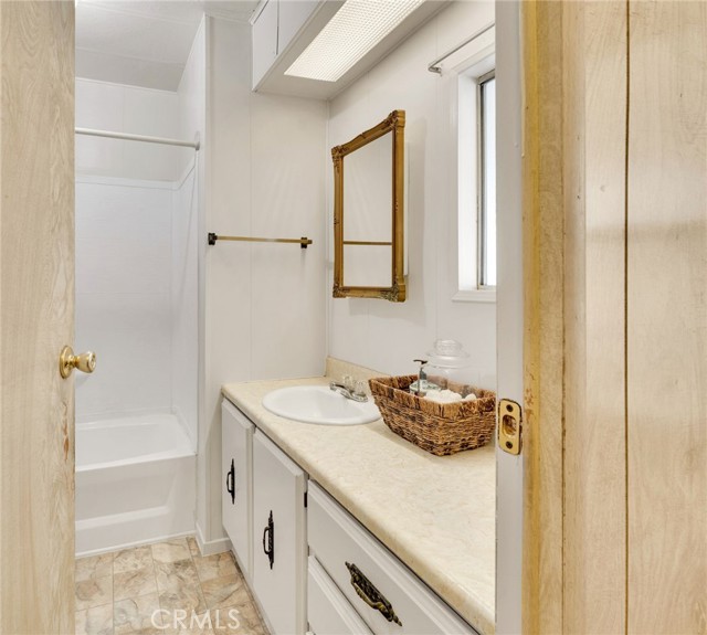 200 San Bernardino, Rialto CA: https://media.crmls.org/medias/82c07d08-ad21-4fd1-be93-dec84d76c1d5.jpg