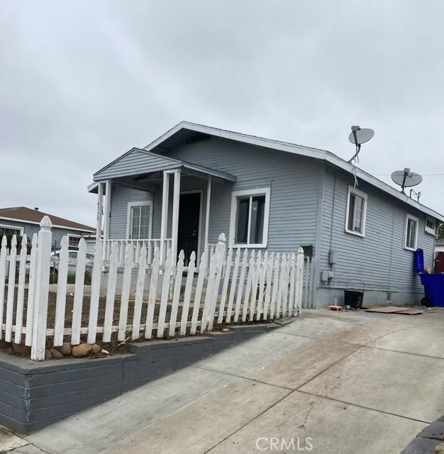 4772 Dwight Street, San Diego CA: https://media.crmls.org/medias/82c08249-3c8a-4c4e-a0f0-6bda6b124e69.jpg