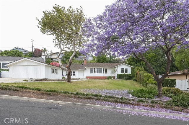 Mid-century country ranch style home