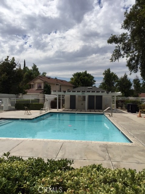 Detail Gallery Image 12 of 15 For 111 Monroe Ct, San Bernardino,  CA 92408 - 3 Beds | 2/1 Baths