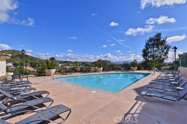 Detail Gallery Image 25 of 31 For 207 Morro Way #3,  Simi Valley,  CA 93065 - 3 Beds | 2/1 Baths