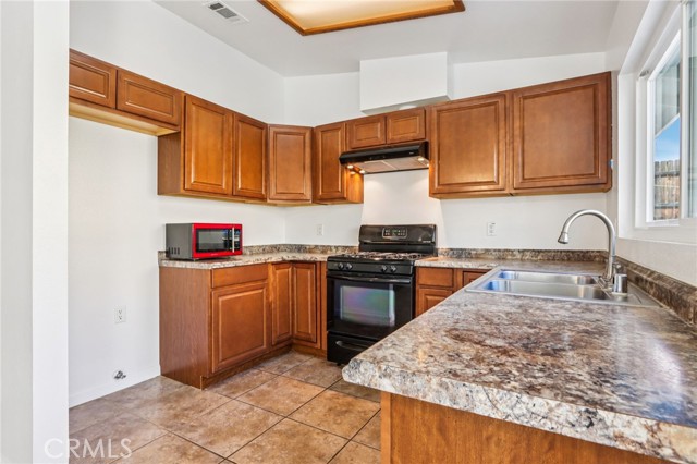 Detail Gallery Image 8 of 24 For 12059 Elk Bld, Riverside,  CA 92505 - 3 Beds | 2 Baths