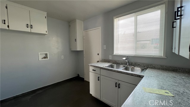 Detail Gallery Image 5 of 21 For 14763 Ryon Ave, Bellflower,  CA 90706 - 2 Beds | 1 Baths