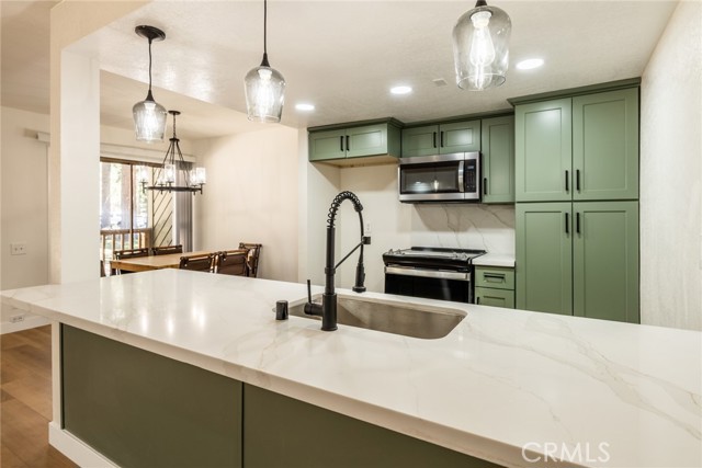152 Viewpoint Road, Mammoth Lakes CA: https://media.crmls.org/medias/82c3c39a-2d96-4c9c-8b37-7fcfc8b52d56.jpg