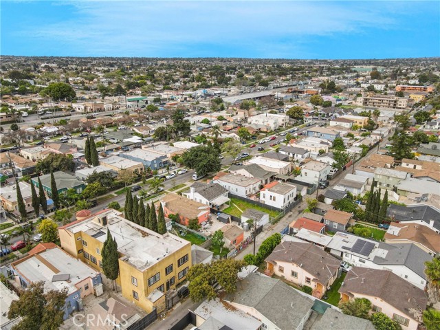 1061 W 57th Street, Los Angeles CA: https://media.crmls.org/medias/82c4f439-a305-4b35-9873-0a1d9c11cc31.jpg