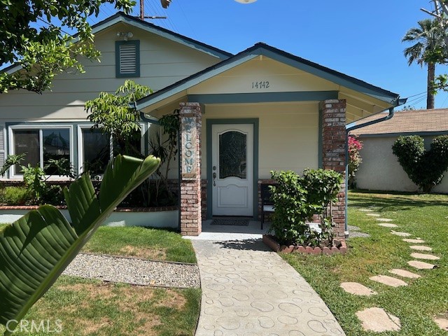 Detail Gallery Image 1 of 18 For 14742 San Jose St, –,  CA 91345 - 3 Beds | 2 Baths