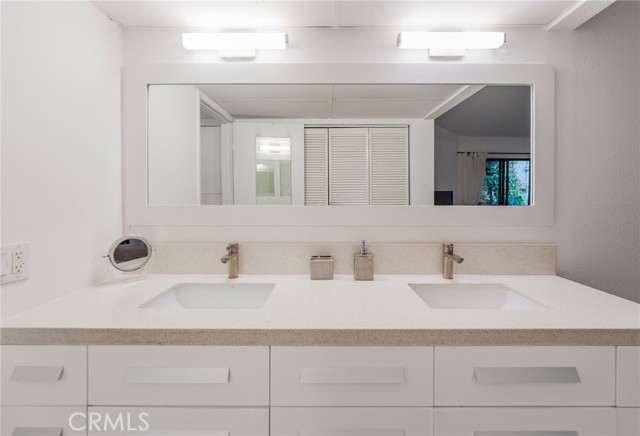 Detail Gallery Image 13 of 24 For 950 N Kings Rd #245,  West Hollywood,  CA 90069 - 1 Beds | 1 Baths