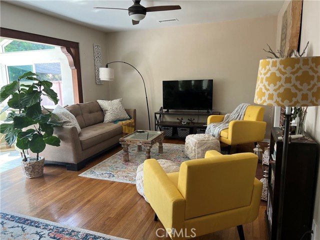 Detail Gallery Image 12 of 44 For 2539 Santiago, Santa Ana,  CA 92706 - 3 Beds | 2 Baths