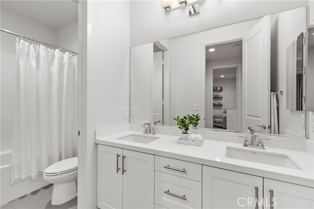 40 Jarano Street, Rancho Mission Viejo CA: https://media.crmls.org/medias/82c71a5d-9431-405d-9b4e-fddb31401140.jpg