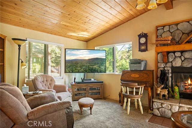 22864 Alder Lane, Crestline CA: https://media.crmls.org/medias/82c7212e-eb62-47d6-bf04-7584dca7a59b.jpg