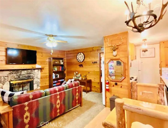 Detail Gallery Image 3 of 22 For 1008 E Country Club Bld, Big Bear City,  CA 92314 - 2 Beds | 2 Baths