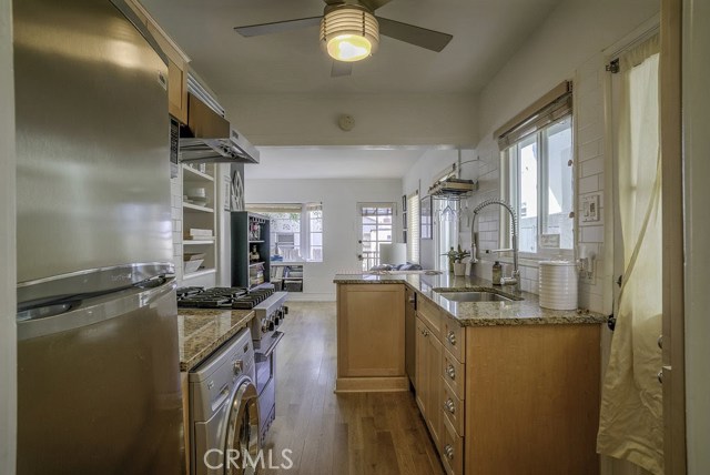 317 Bayview Drive, Hermosa Beach, California 90254, 2 Bedrooms Bedrooms, ,3 BathroomsBathrooms,Residential,Sold,Bayview,SB17229063