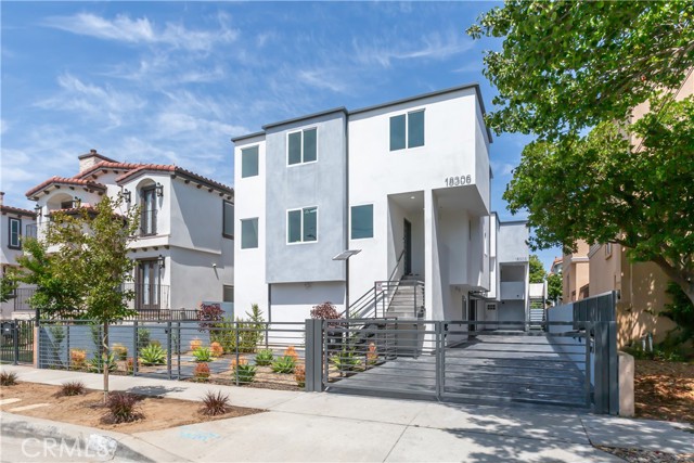 18308 Grevillea Avenue, Redondo Beach, California 90278, 3 Bedrooms Bedrooms, ,Residential,Sold,Grevillea,SB22120733