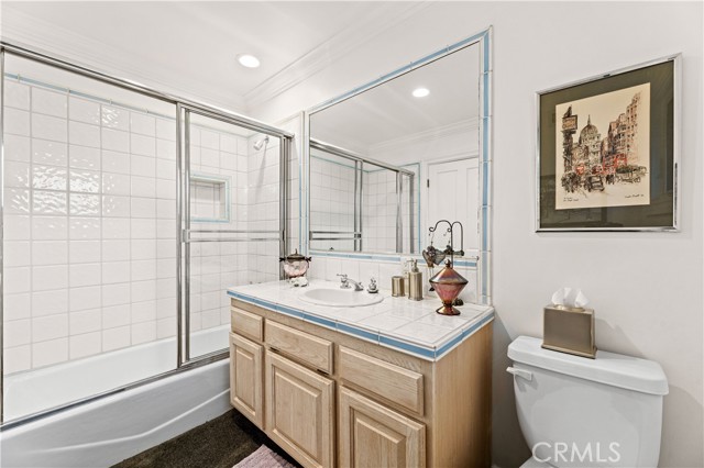 Detail Gallery Image 37 of 46 For 4960 Densmore Ave, Encino,  CA 91436 - 5 Beds | 5/2 Baths
