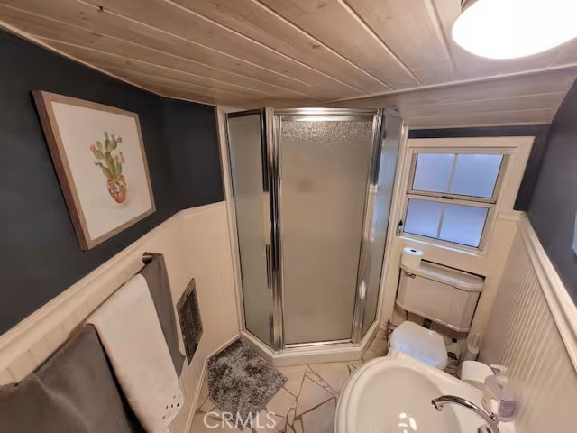 810 Lake Drive, Lake Arrowhead CA: https://media.crmls.org/medias/82c9461d-6b0d-43ba-975f-46779e4e80cc.jpg