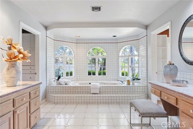 31396 Lake Vista Circle, Bonsall CA: https://media.crmls.org/medias/82ca77bb-180f-48fa-897b-0ee1b4a522c1.jpg