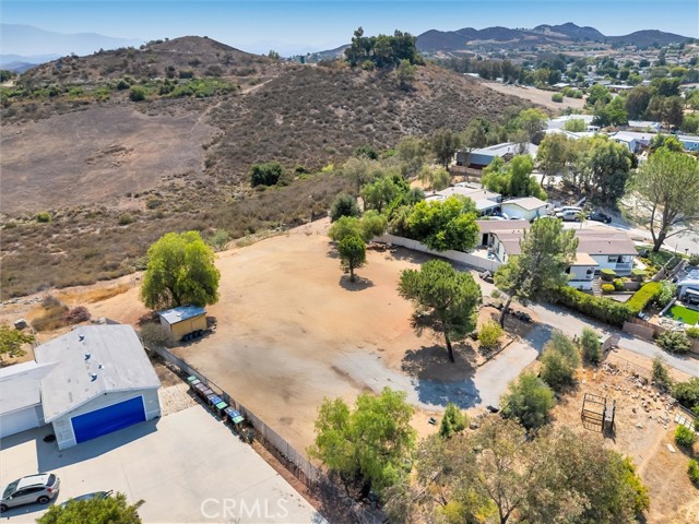 33310 Homestead Lane, Wildomar CA: https://media.crmls.org/medias/82ca9feb-9a5b-4587-a178-f7e5aceb3e64.jpg