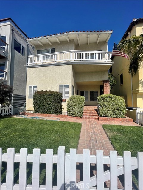 1616 Monterey Boulevard, Hermosa Beach, California 90254, 3 Bedrooms Bedrooms, ,3 BathroomsBathrooms,Residential,Sold,Monterey,SB22075467