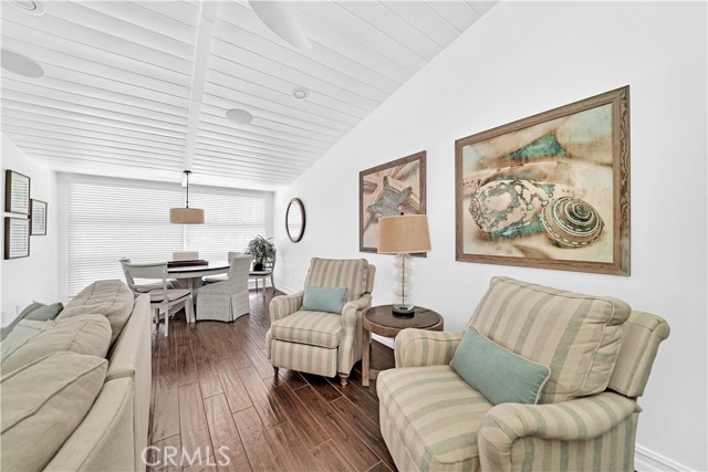 Detail Gallery Image 12 of 25 For 2027 Miramar Dr, Newport Beach,  CA 92661 - 2 Beds | 1/1 Baths