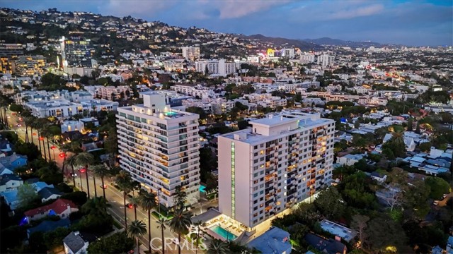 Detail Gallery Image 4 of 75 For 818 N Doheny Dr #908,  West Hollywood,  CA 90069 - 2 Beds | 2 Baths